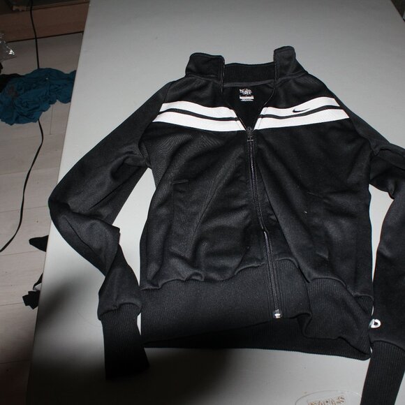 Black Nike Athletic Jacket Size Small - Picture 1 of 3